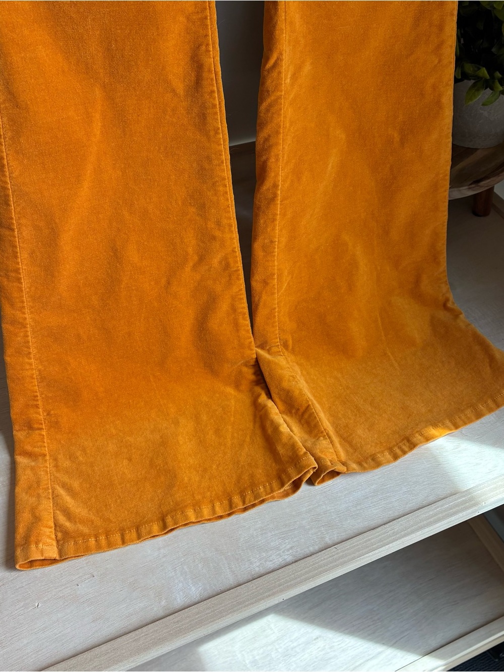 L'Agence‎ Pants Women's Size 24
Marty Yellow Boho Hippie Retro
Flared Raw Hem - Picture 2 of 8